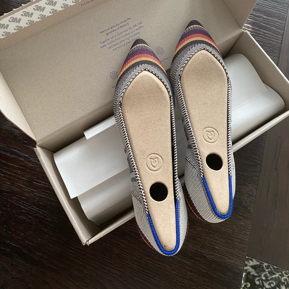 BNIB Rothy’s - Inverse Stripe - size 5